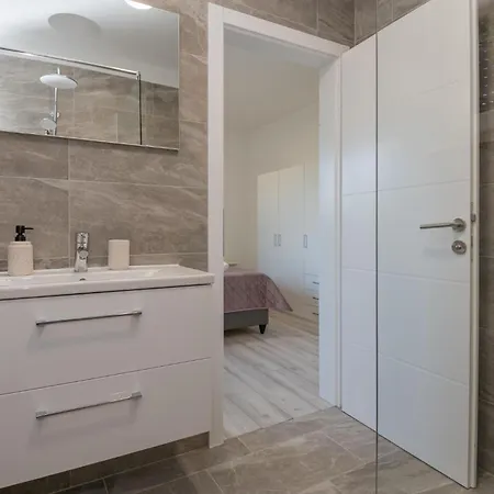 Beautiful In With Kitchen בית נופש Grubine